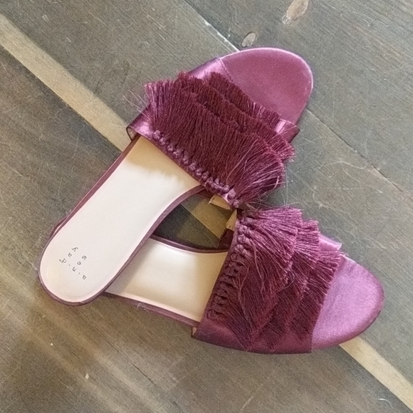 Women's Maroon Fringe Flats - Picture 2 of 3